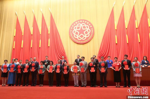 对话“中国侨界杰出人物” 感受榜样的力量