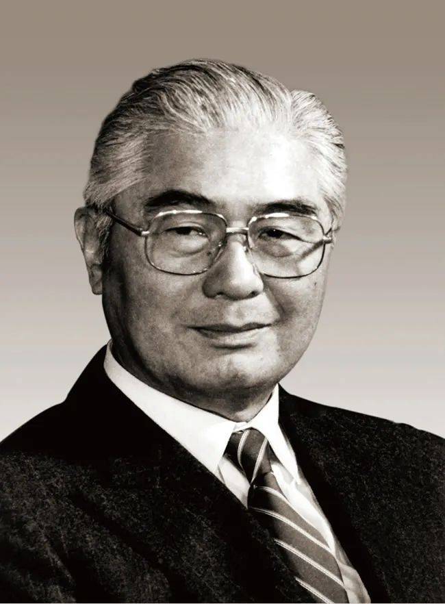 百年建党实业中国｜商科大家荣毅仁